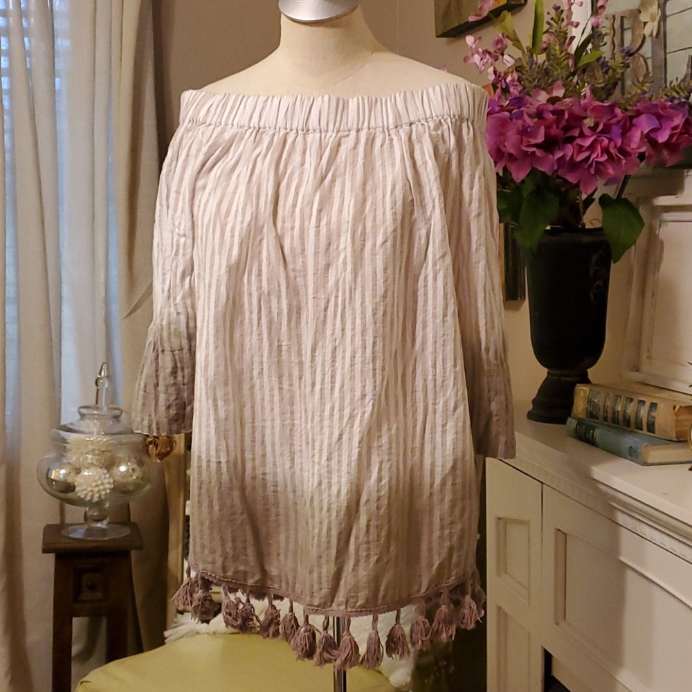 Hannah cute khaki and white top